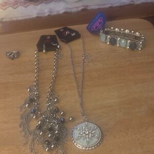 NWT-Silver and Blue‎ Pendant Necklace Set 4 pc